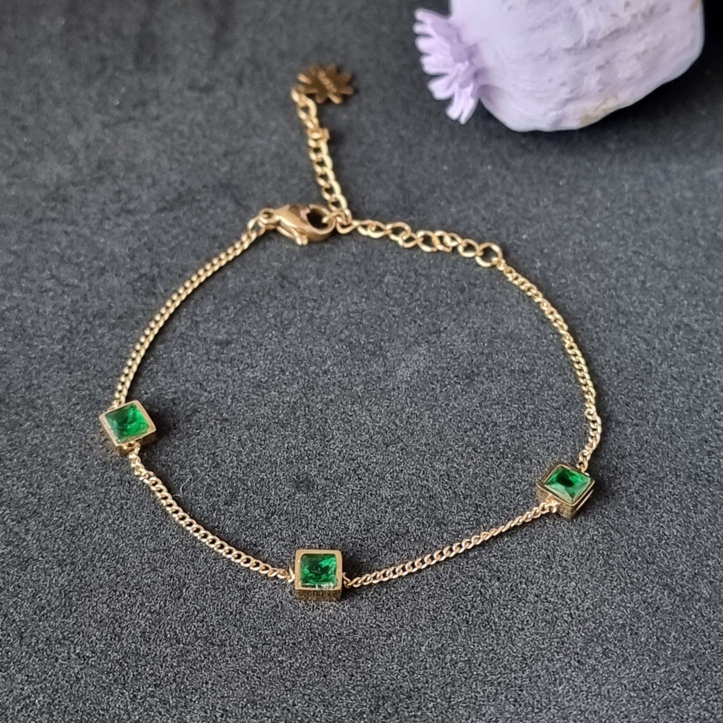 Pulsera Ajustable con Piendras Verdes